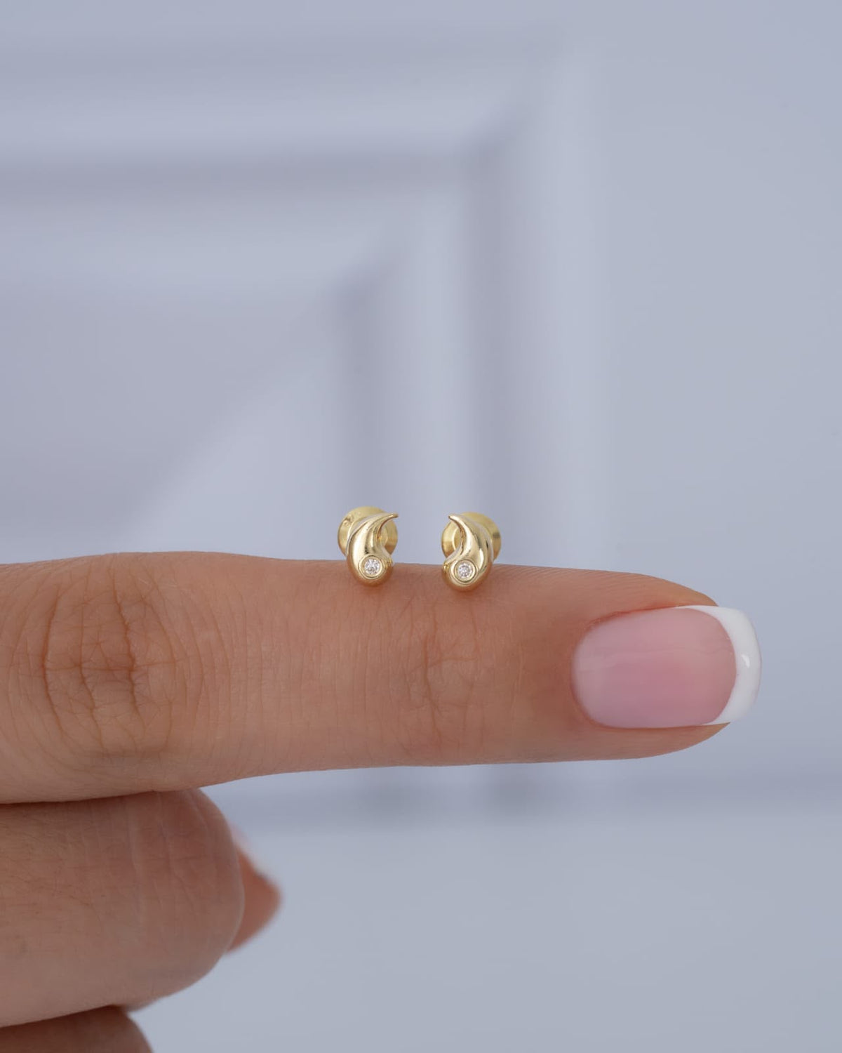 Arete Topo Dualidad 4 mm — Oro Laminado