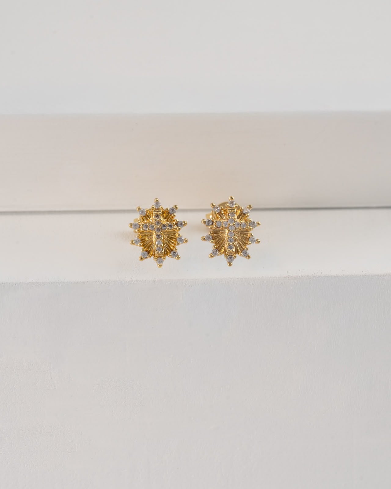 Aretes Cruz Sagrada Circonias