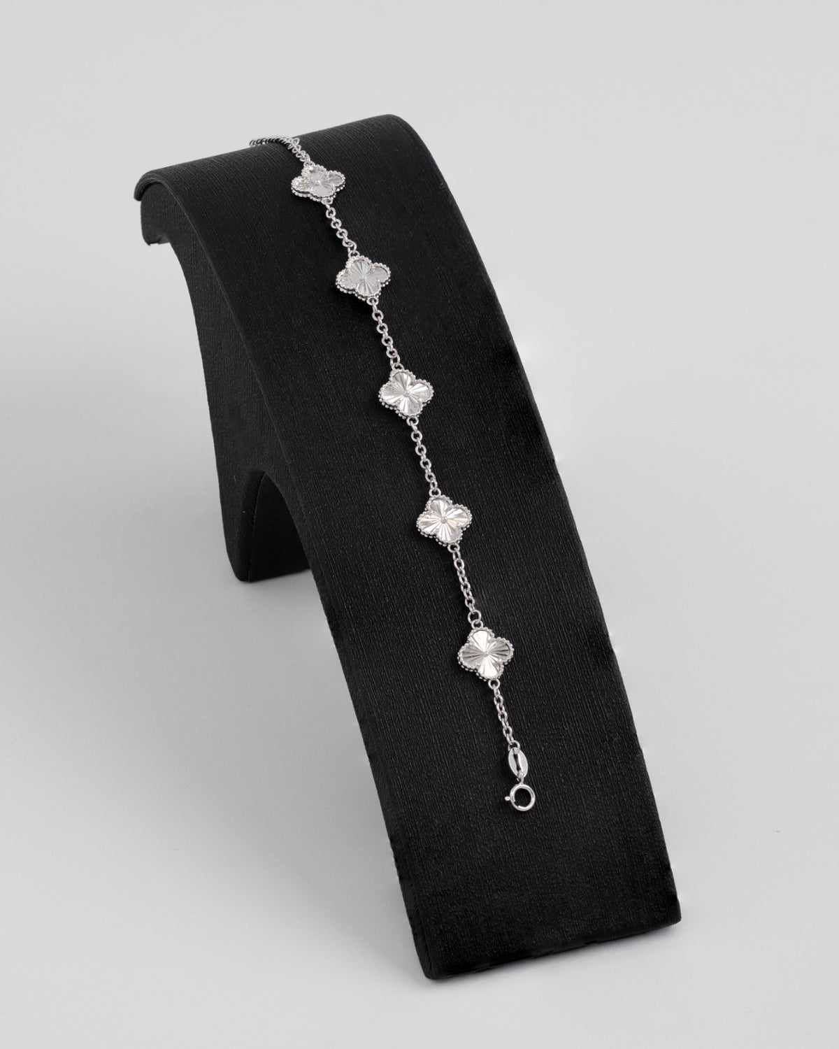 Clover Bracelet 1.2 cm 18 Cms - silver