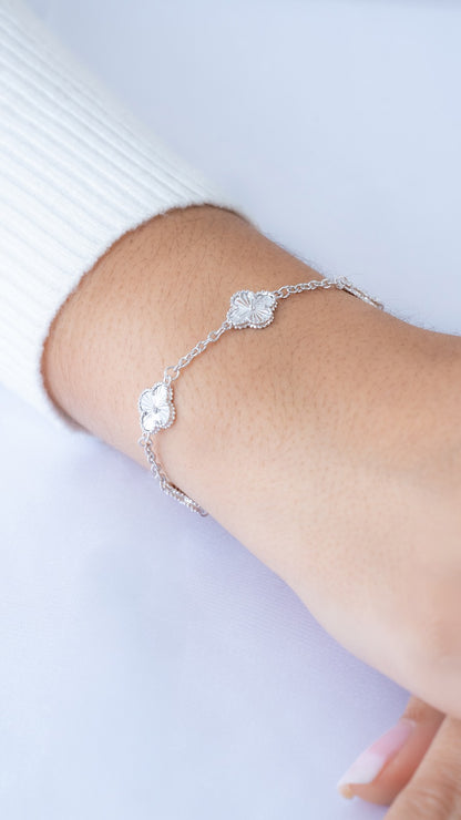 Clover Bracelet 1.2 cm 18 Cms - silver