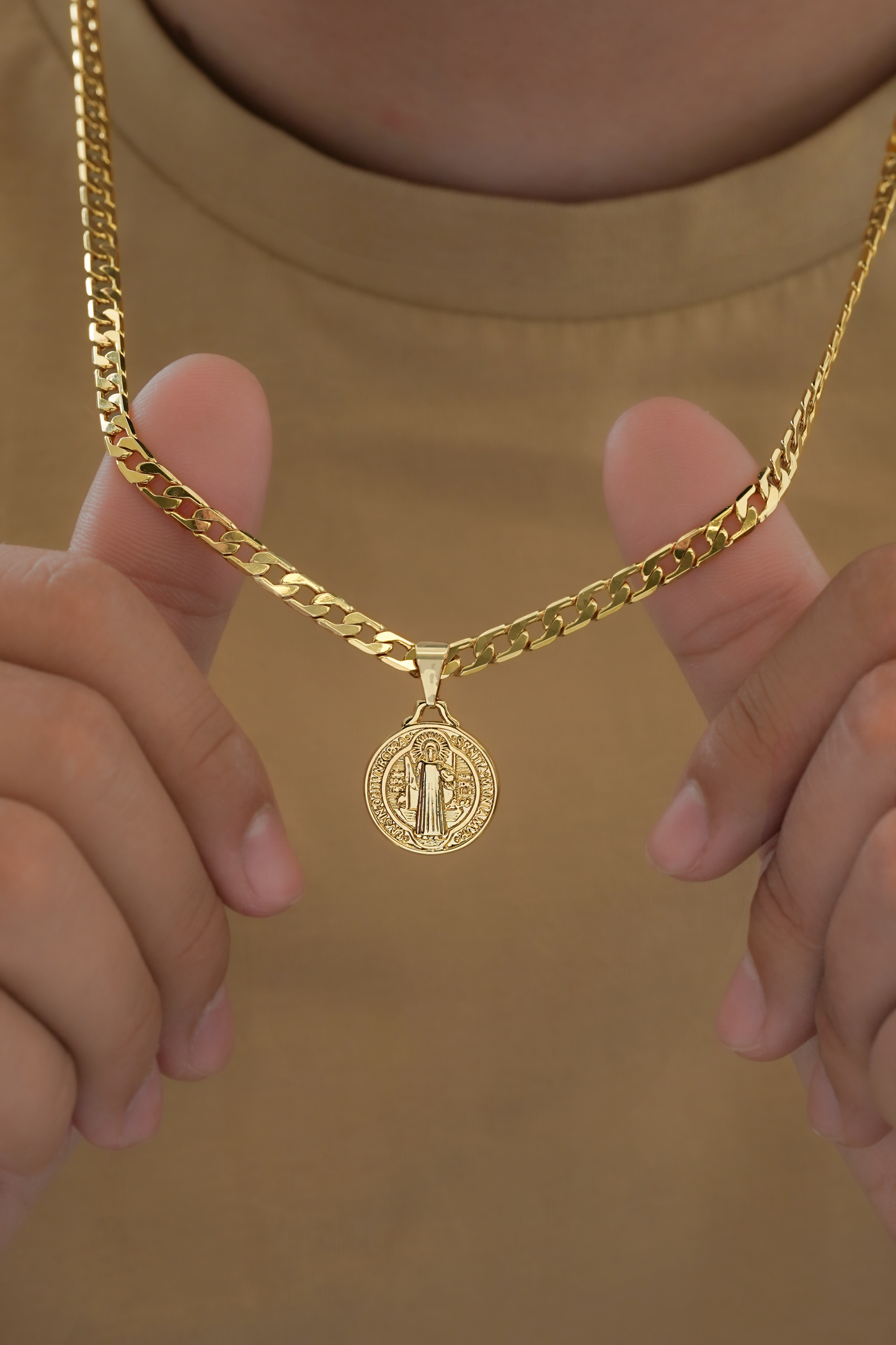 D Medalla de San Benito